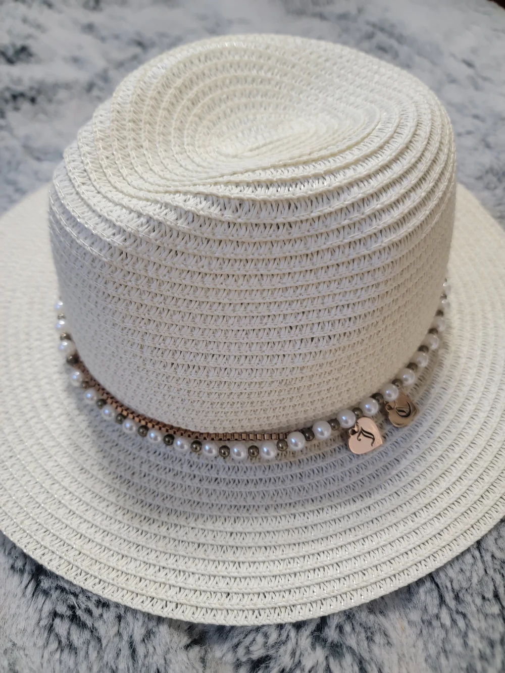 FOUR Fun Summer Hats. Bullhide.Juicy Couture. Jessica Simpson.Betsy Johnson.